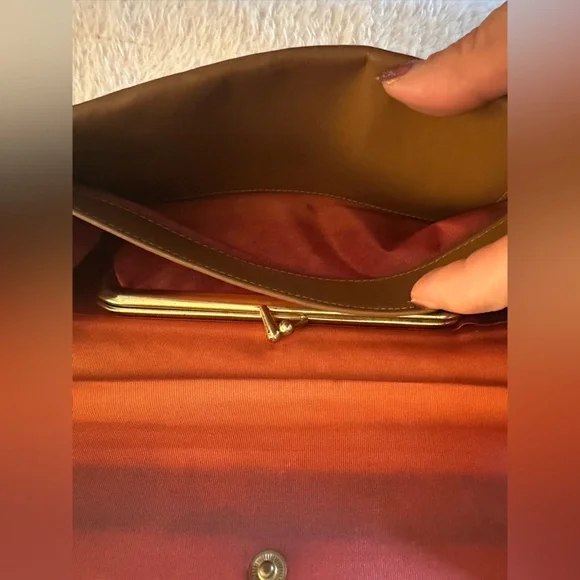 1980’s Vintage Dior Honeycomb Kiss Lock Long Wallet - Picture 6 of 9